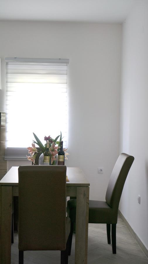 Apartments Pravica トレビニエ エクステリア 写真
