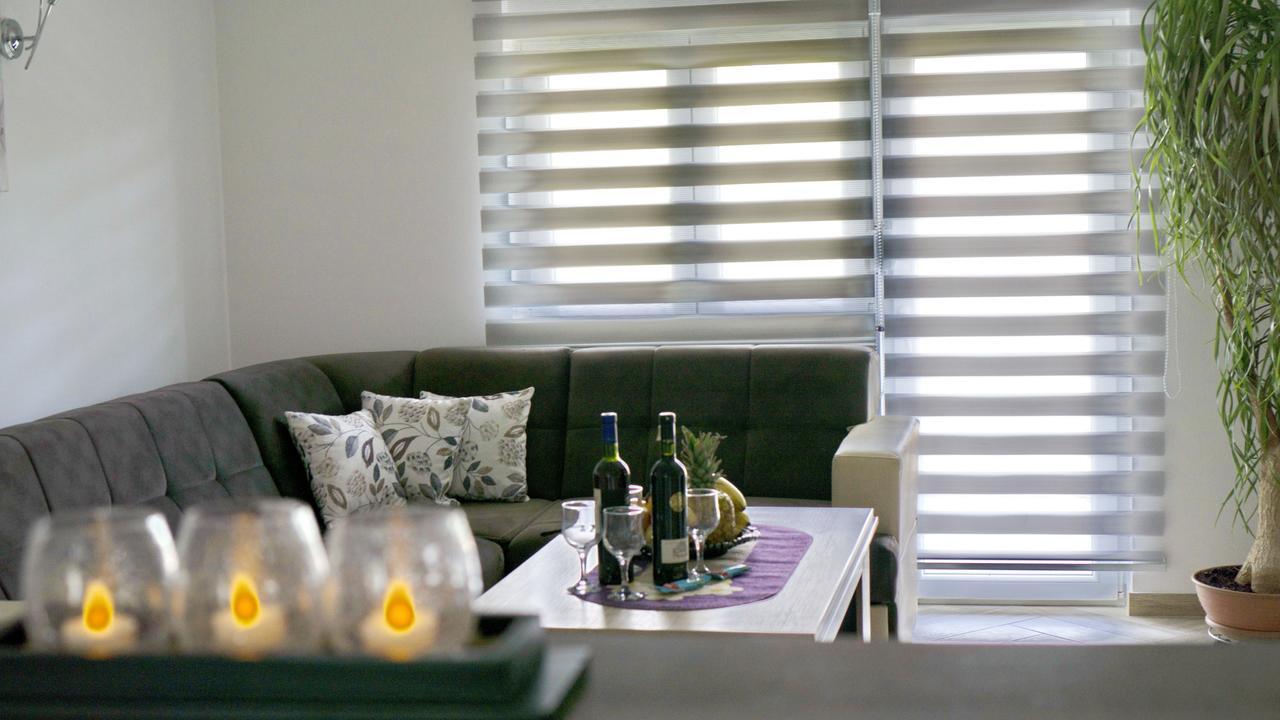 Apartments Pravica トレビニエ エクステリア 写真