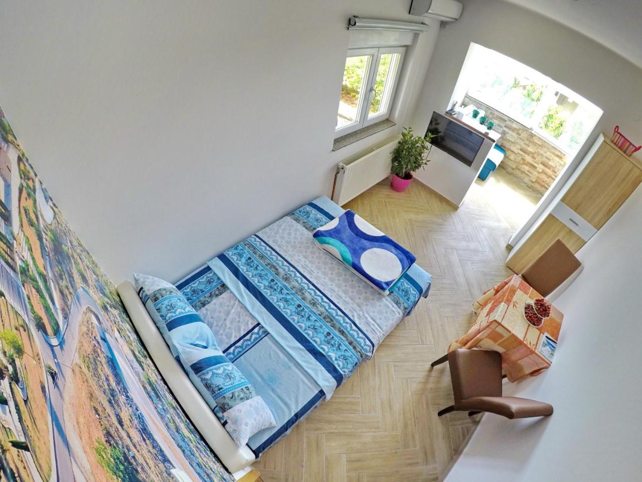 Apartments Pravica トレビニエ エクステリア 写真