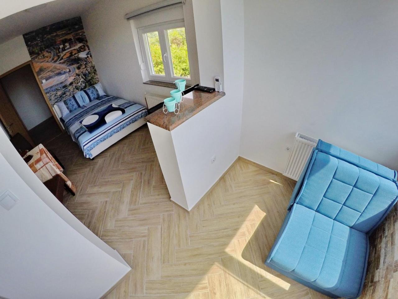 Apartments Pravica トレビニエ エクステリア 写真