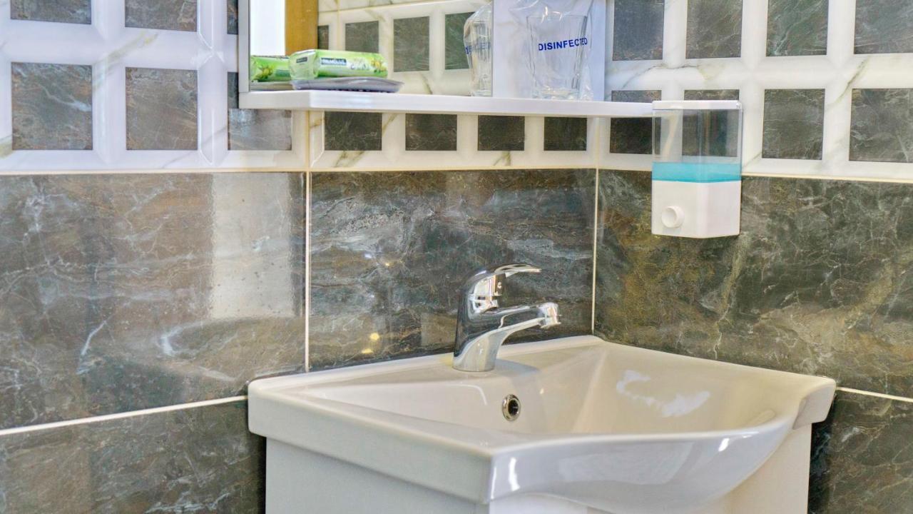 Apartments Pravica トレビニエ エクステリア 写真