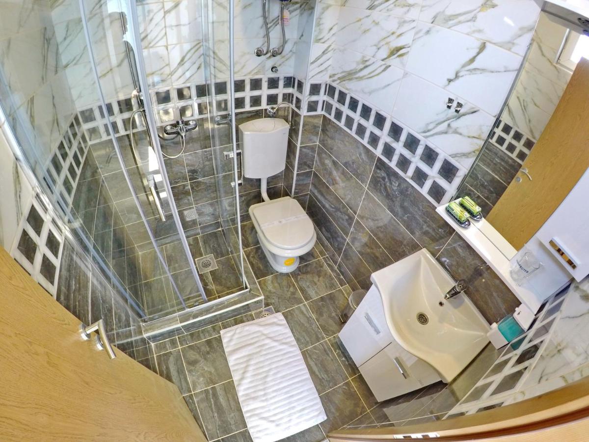 Apartments Pravica トレビニエ エクステリア 写真